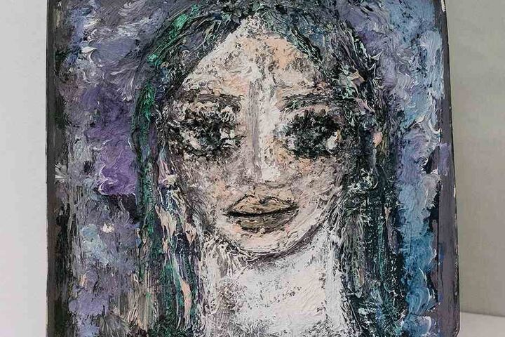 In den Deckel einer Pappschachtel hat Eva-Maria Hagen (83) ein Porträt ihrer Tochter Nina gemalt.