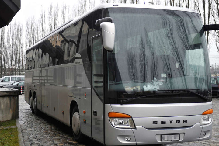 Der Reisebus eines serbischen Reiseunternehmens wurde komplett gepfändet. (Symbolbild)
