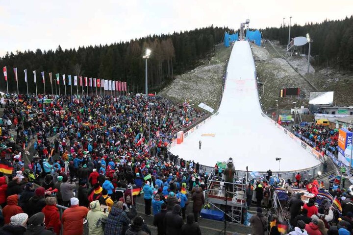 So wie 2015 ist auch in diesem Jahr die Schanze mit Kunstschnee präpariert.