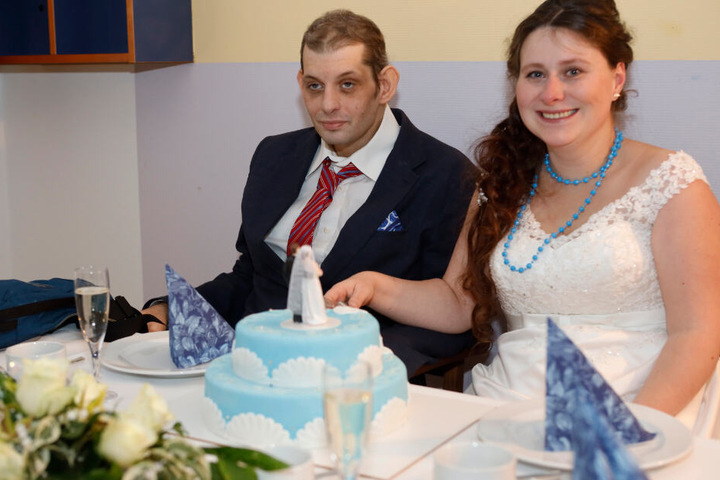Mit der Hochzeit erfüllte sich das langjährige Paar aus Torgau (Landkreis Nordsachsen) einen Herzenswunsch.