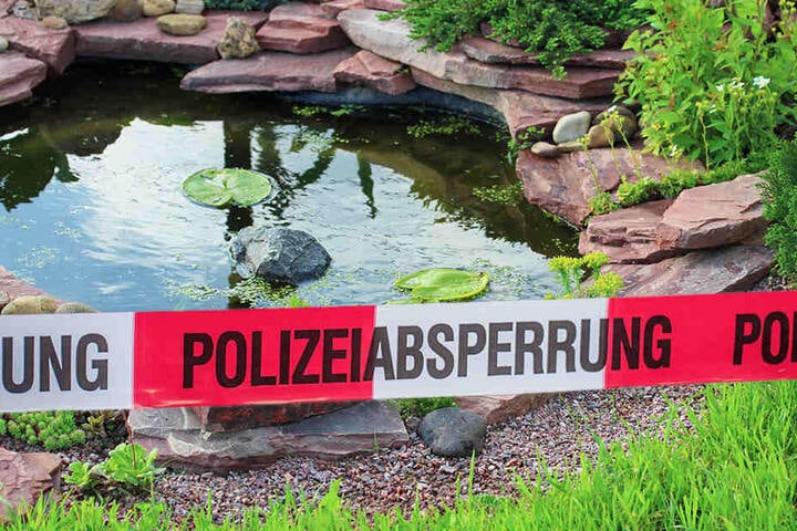 In seinem eigenen Gartenteich wurde ein 89-jähriger Mann in Finsterwalde tot aufgefunden. (Symbolbild)