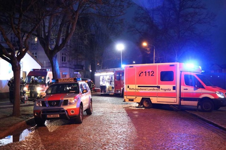 Für den Einsatz musste die Straße gesperrt werden.