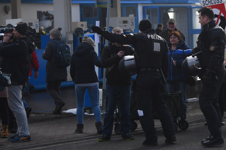Die Polizei spricht derweil von "Provokationen".