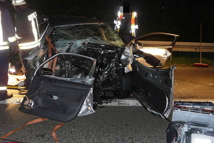 Der Unfallverursacher starb rund sechs Stunden nach dem Crash an seinen schweren inneren Verletzungen im Krankenhaus.