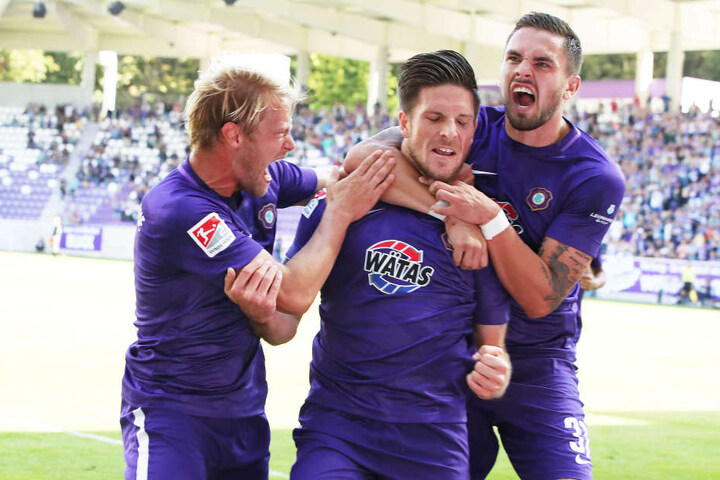 Wer jubelt als Nächster? Jan Hochscheidt, Dennis Kempe, Pascal Testroet oder ein ganz anderer Spieler?