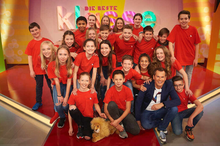 Moderator Malte Arkona mit der Klasse 6a vom Musikalisch-Sportlichen Gymnasium Leipzig