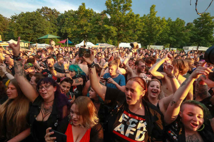 2500 Rocker feierten ausgelassen.