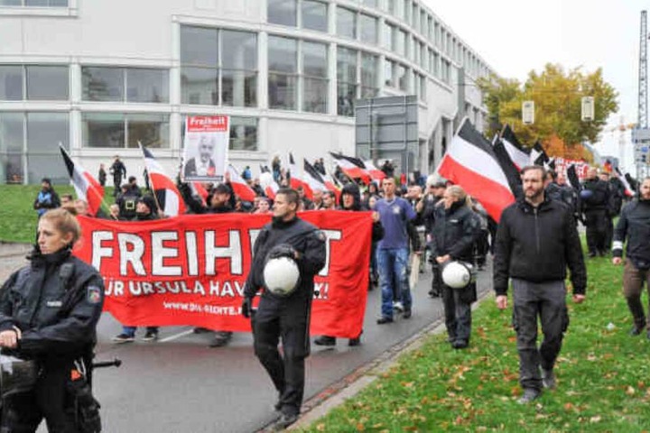 Schon im November demonstrierten die Rechten für die Freilassung der Volksverhetzerin.