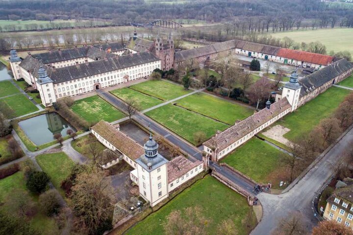 ...das Schloss Corvey, ...