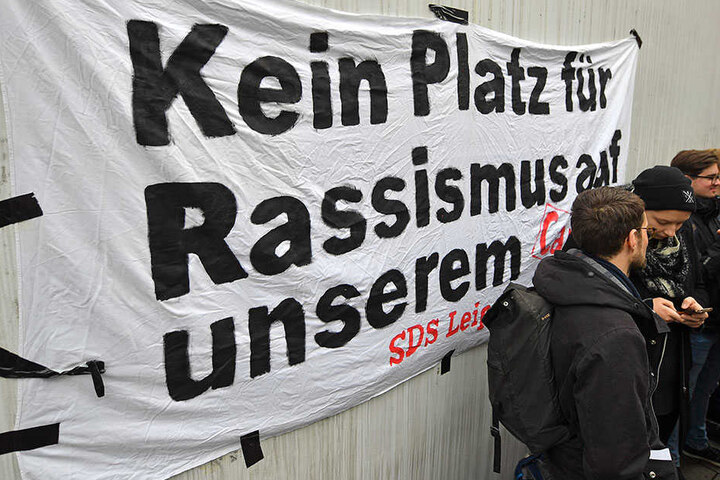 Die Initiative "Rauscht ab" ruft zur "Jagd" auf Rassisten an deutschen Unis auf.