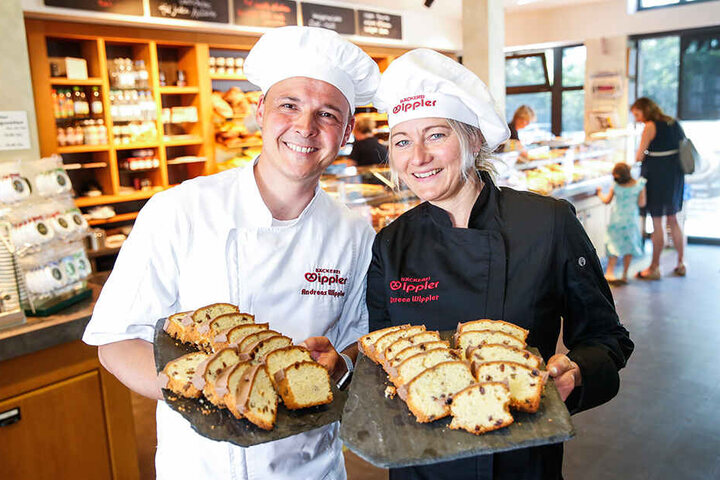 Doreen (44) und Andreas Wippler (41) backen für die Festtage extra 300 Stück von "Elsas Bäbe" zum Diddschn.