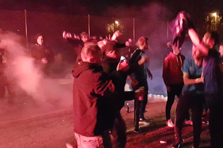 Die Fans feierten ausgelassen den Erfolg des CFC.