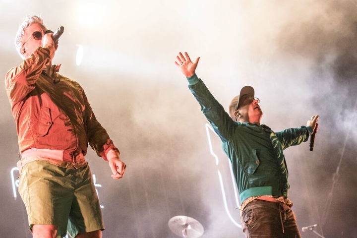 "Fettes Brot" brachten nicht nur den Regen mit, sondern auch gleich eine Hommage an "The Prodigy".
