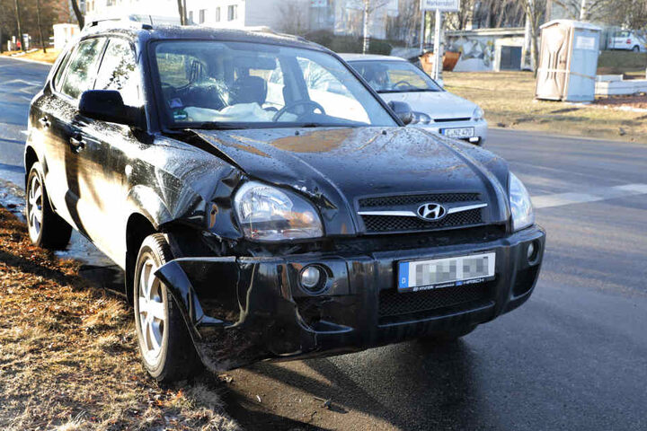 Der entstandene Sachschaden beläuft sich auf ca. 7000 Euro.
