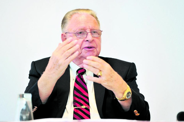 Prof. Hans J. Naumann ist geschäftsführender Gesellschafter des Unternehmens Niles-Simmons-Hegenscheidt.