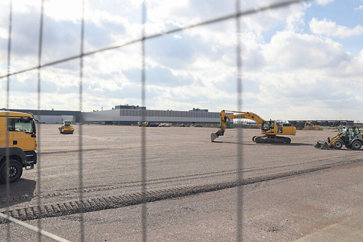 Blick auf das Baufeld für den künftigen Karosseriebau des Elektro-Macan.