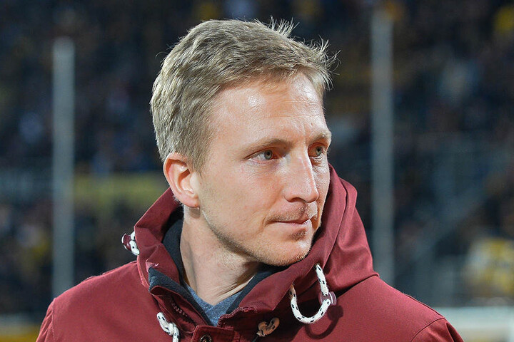 Der gelbgesperrte
Kapitän Marco
Hartmann
konnte nur
in Zivil zuschauen.