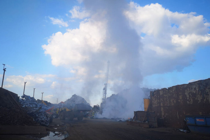Auf einem Recyclingbetrieb in Bremen brannten Metallspäne.