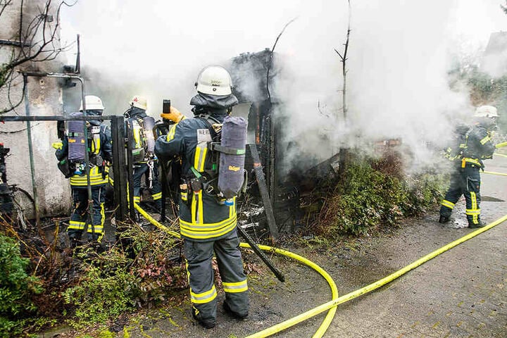 Die Feuerwehr war mit einem großen Aufgebot vor Ort.