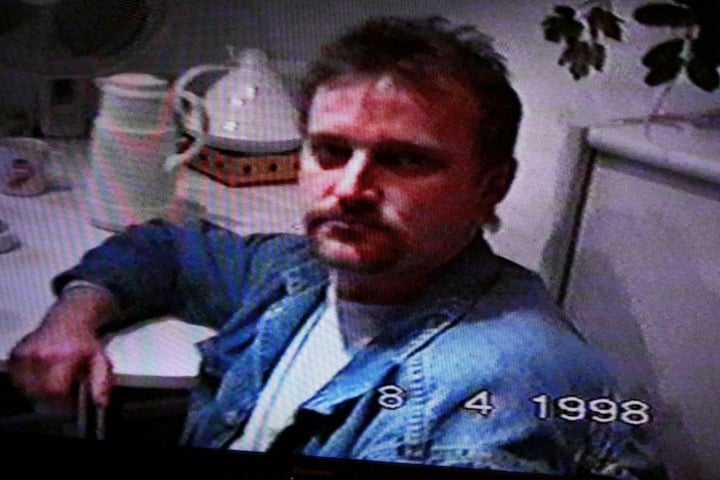 Das Bild zeigt den Verdächtigen im Jahr 1998.
