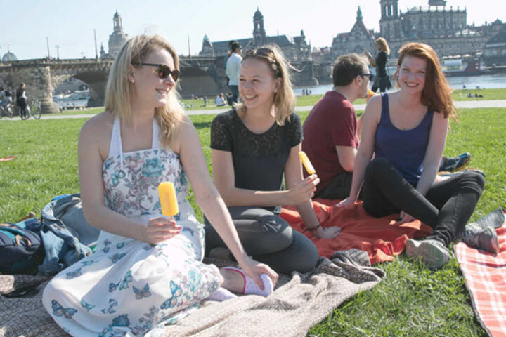 Sommer, Sonnenschein und ein Eis? Am Sonntag kann man das schon mal wagen.