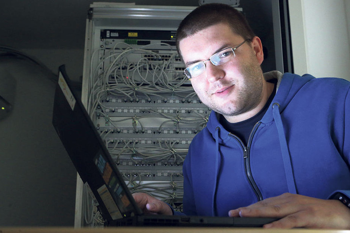 Steffen Förster (32) unterstützt mit dem Freifunk Chemnitz e. V. die kostenlose WLAN-Anbindung in kleineren Kommunen.