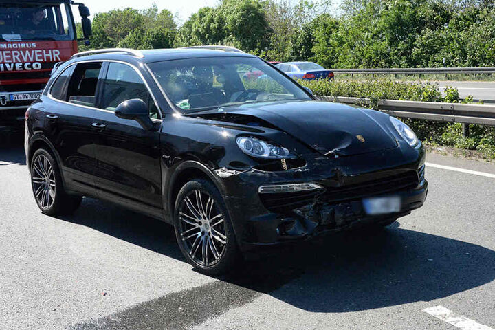 Auch dieses Luxusauto von Porsche war involviert.