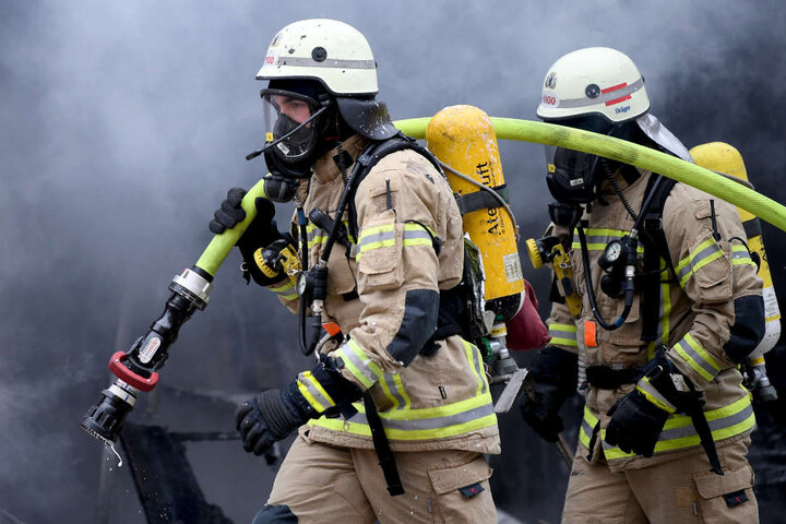 Die Feuerwehr konnte das Mädchen nur noch leblos bergen. (Symbolbild)