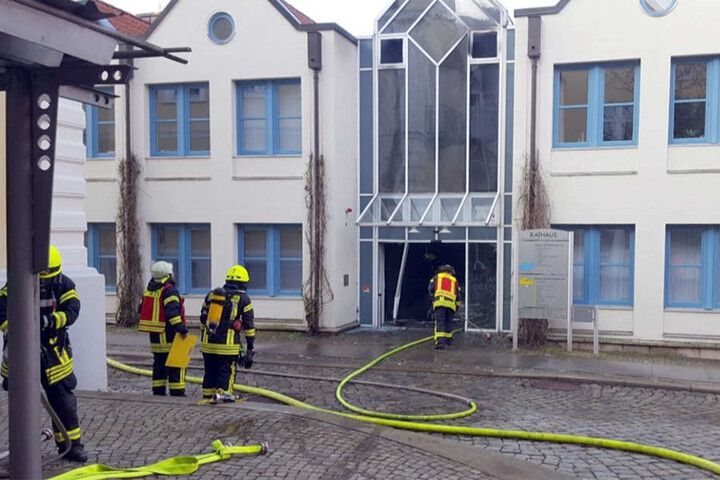 Die Feuerwehr rückte zu einem Großeinsatz aus.