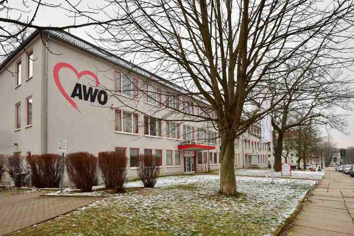 In Chemnitz wird das Sorgentelefon durch die Arbeiterwohlfahrt AWO betreut.