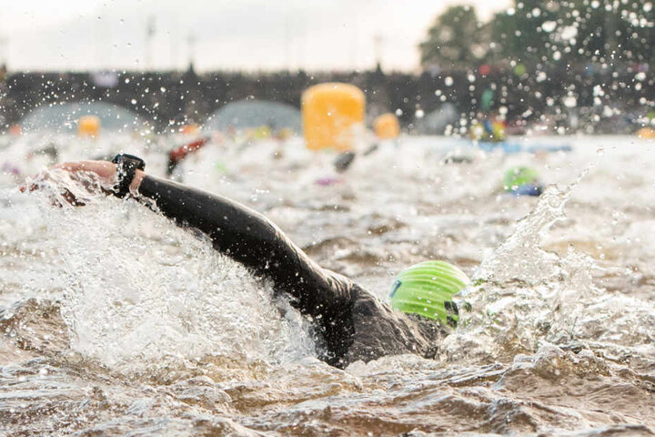 Schwimmen fällt beim diesjährigen Ironman in Hamburg aus (Archivbild).