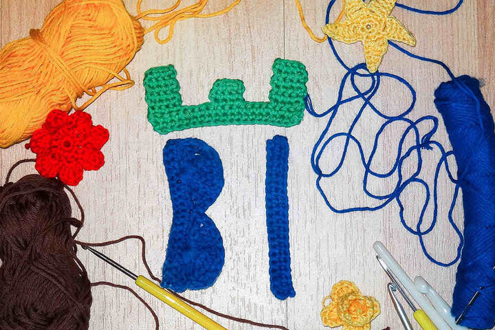 Hier hat ein Bielefelder die Idee gehabt, dass Stadtlogo zu stricken.