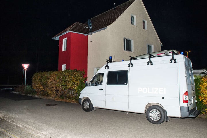Nach dem Vorfall kam die Spurensicherung nach Hiddenhausen.