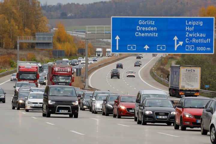 Durch die Sperrung der betroffenen Autobahnstreifen kam es zum Stau in Richtung Erfurt.