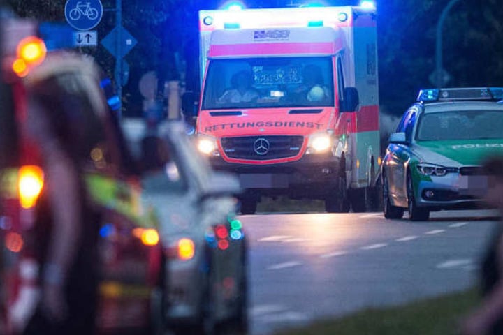 Der 55-Jährige war gegen eine Straßenlaterne geprallt und an seinen schweren Verletzungen gestorben. (Symbolbild)