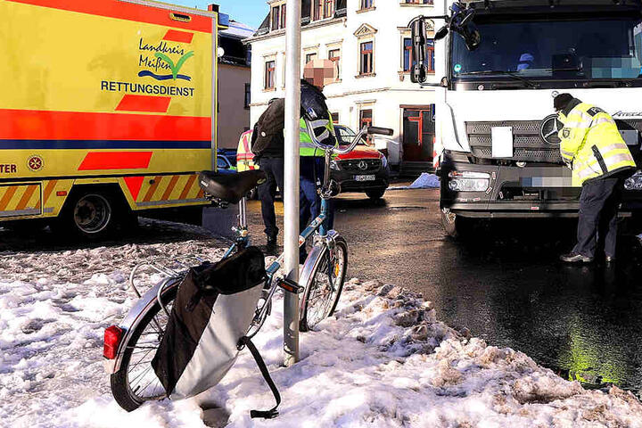 Vom Rettungsdienst wurde das Unfallopfer behandelt.
