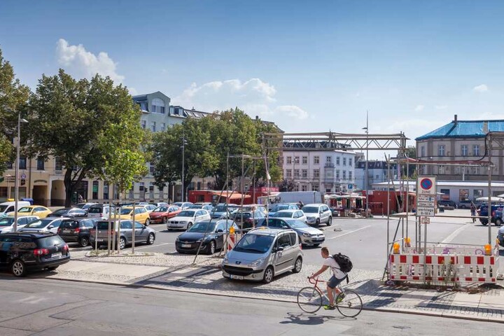 Kostenlos war einmal. Der Parkplatz auf dem Neumarkt wird ab Montag
gebührenpflichtig.