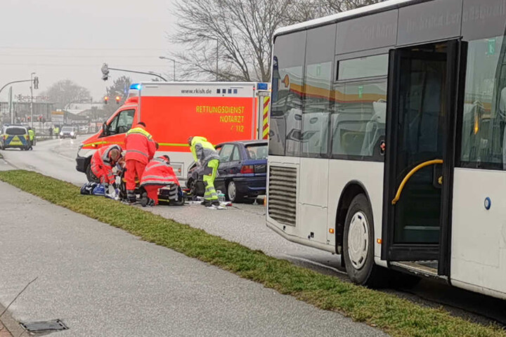 Die Rettungskräfte mussten den Mann bereits am Unfallort reanimieren.