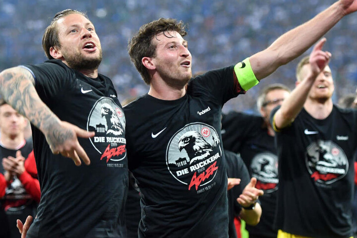 Eintracht Frankfurt und Marco Russ (l.) treffen im Finale des DFB-Pokals auf den FC Bayern München.