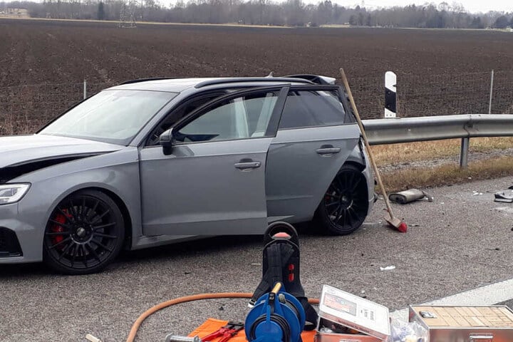 Insgesamt waren zwölf Personen an dem Unfall beteiligt.