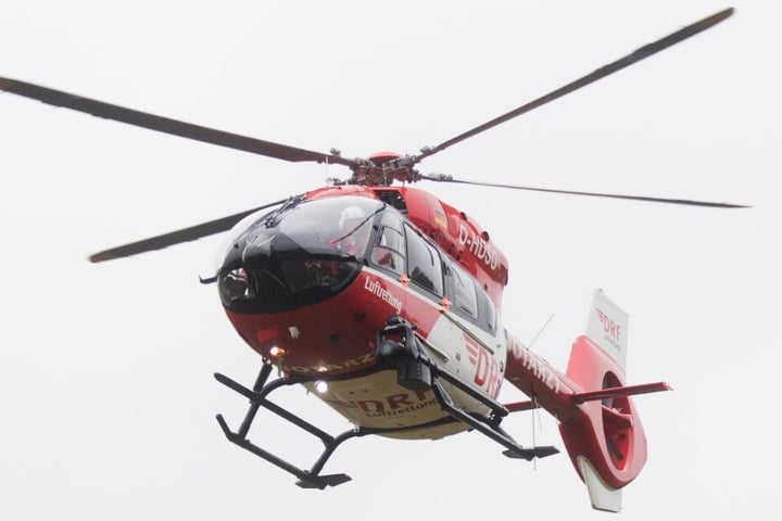 Auch ein Rettungshubschrauber landete an der Unfallstelle.
