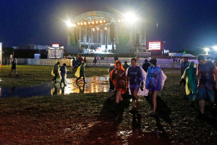 Nach heftigen Regengüssen am Freitagabend stand das Gelände unter Wasser.