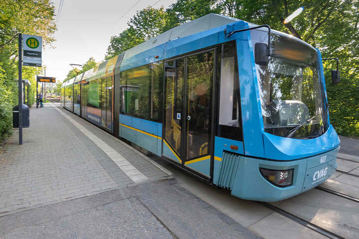 Der Schwarzfahrer flüchtete vor der Kontrolle.