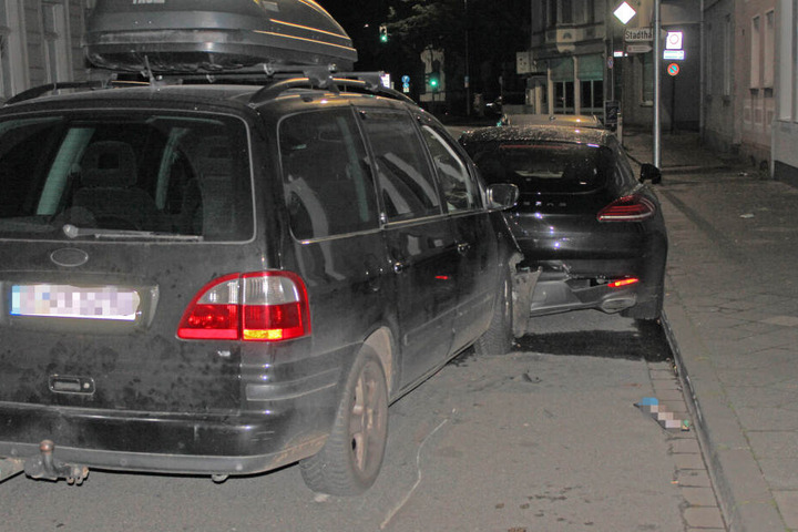 Der Ford Galaxy war nach dem Unfall ebenfalls kaputt.