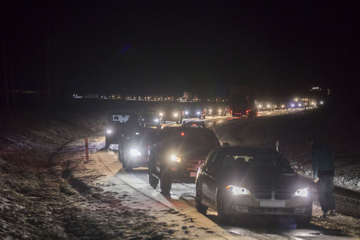 Auf der B 101 bei Scheibenberg kam es am Montagabend zu einem kilometerlangen Stau.
