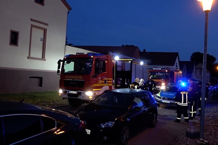 25 Kameraden rückten aus und konnten das Feuerwehr glücklicherweise schnell unter Kontrolle bringen.