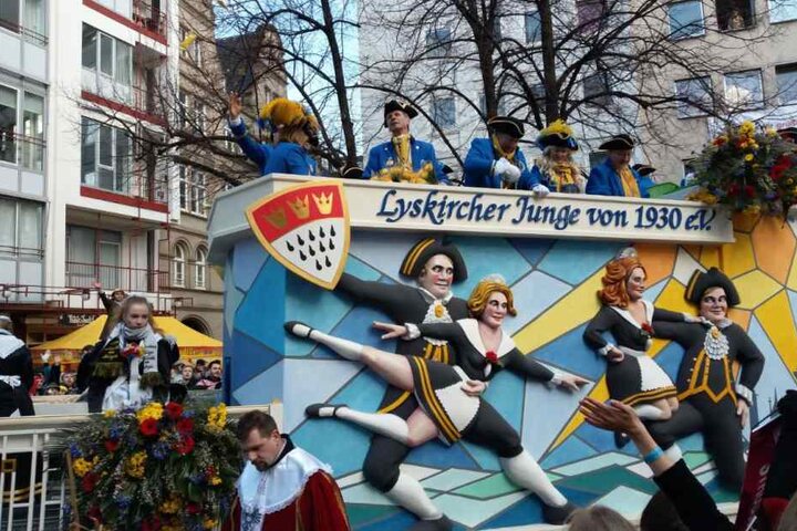 D'r Zoch kütt am Alter Markt!