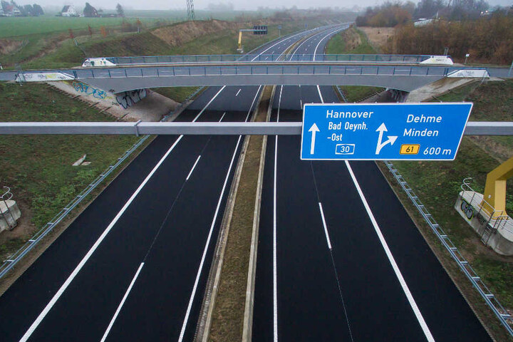 Noch ist das Teilstück der A30 gesperrt.