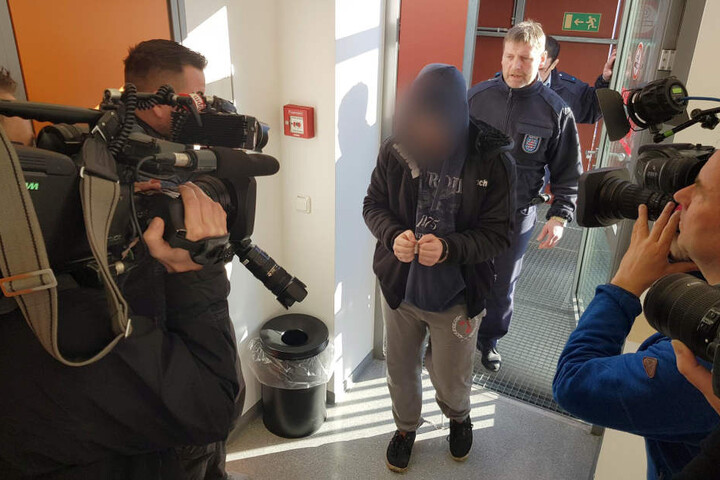 Der 15-Jährige habe wissen wollen, wie es sich anfühlt, einen Menschen zu töten, hatte er als Motiv genannt.