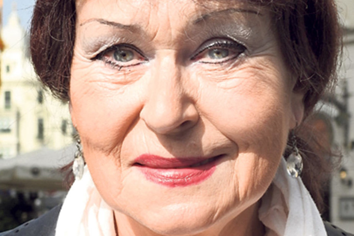Thea Lorenz
(65),
Leipziger
Malerin:
„Ich tendiere
zu
Schulz von
der SPD,
bin aber
noch unentschlossen
und werde mich wohl erst
am Wahltag entscheiden.“